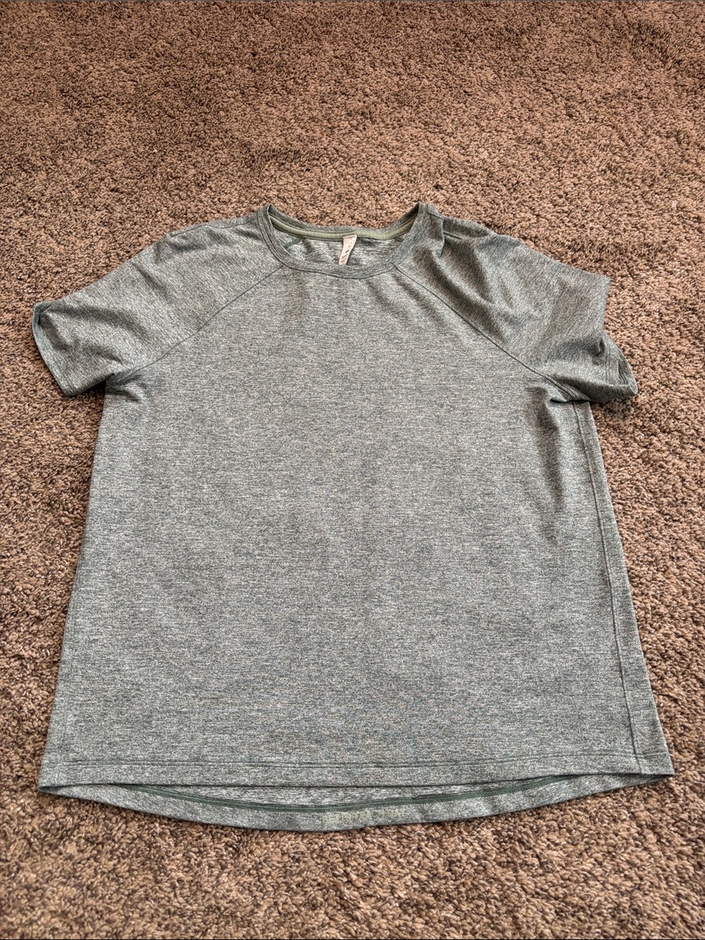 Lululemon License to Train Classic-Fit T-Shirt size 8